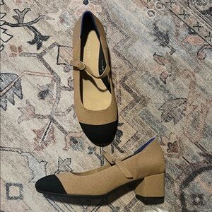 Rothy's Tan and Black Heeled Shoes